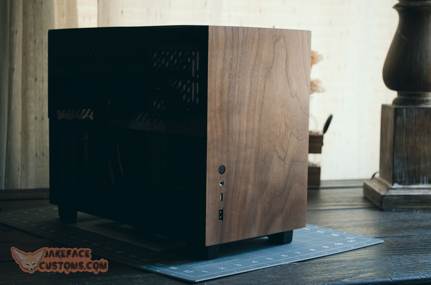 Lian Li Q58 Wood Custom Front Panel - JakefaceCustoms