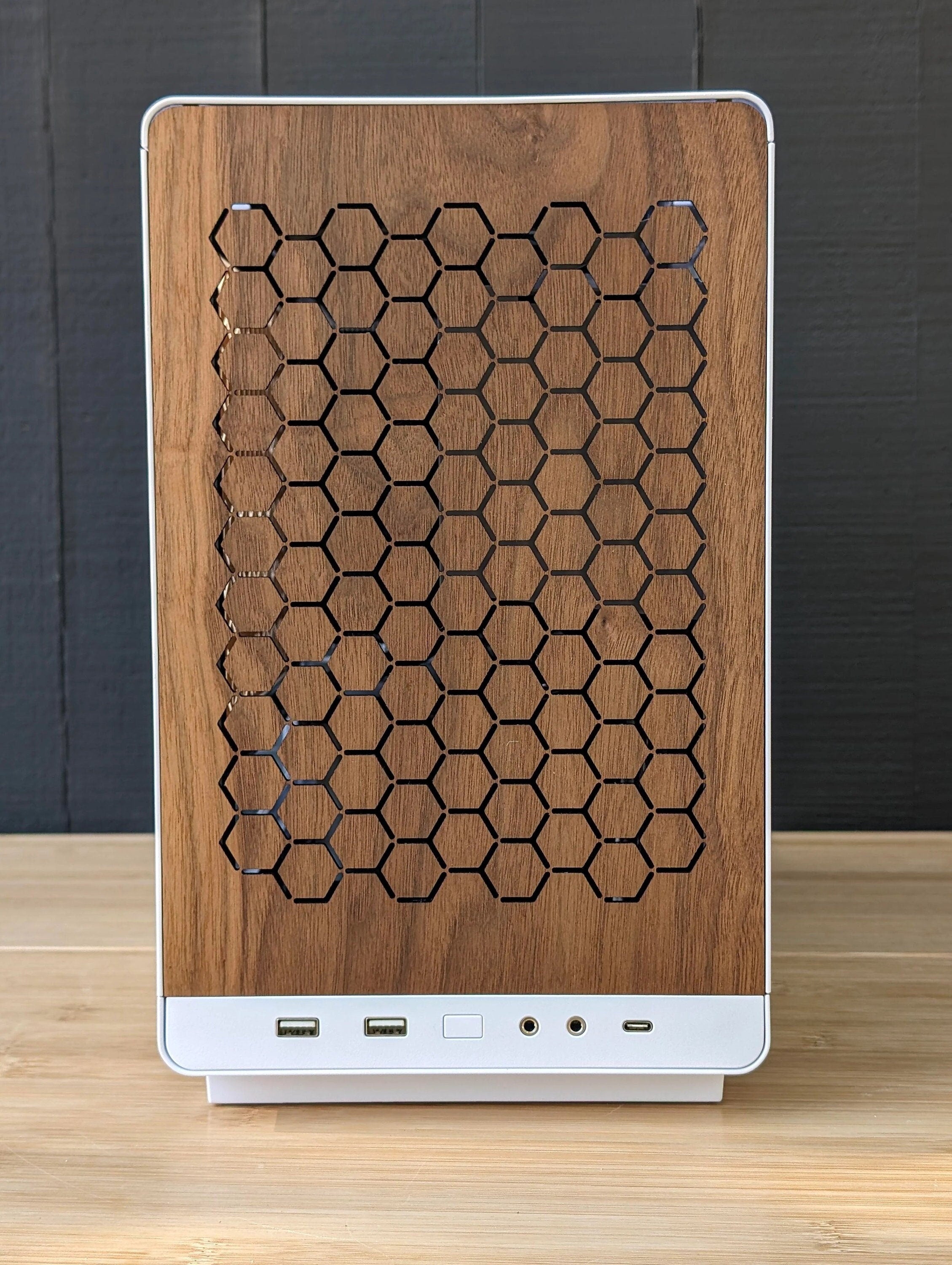 LIANLIA3-mATXCustomFrontPanel