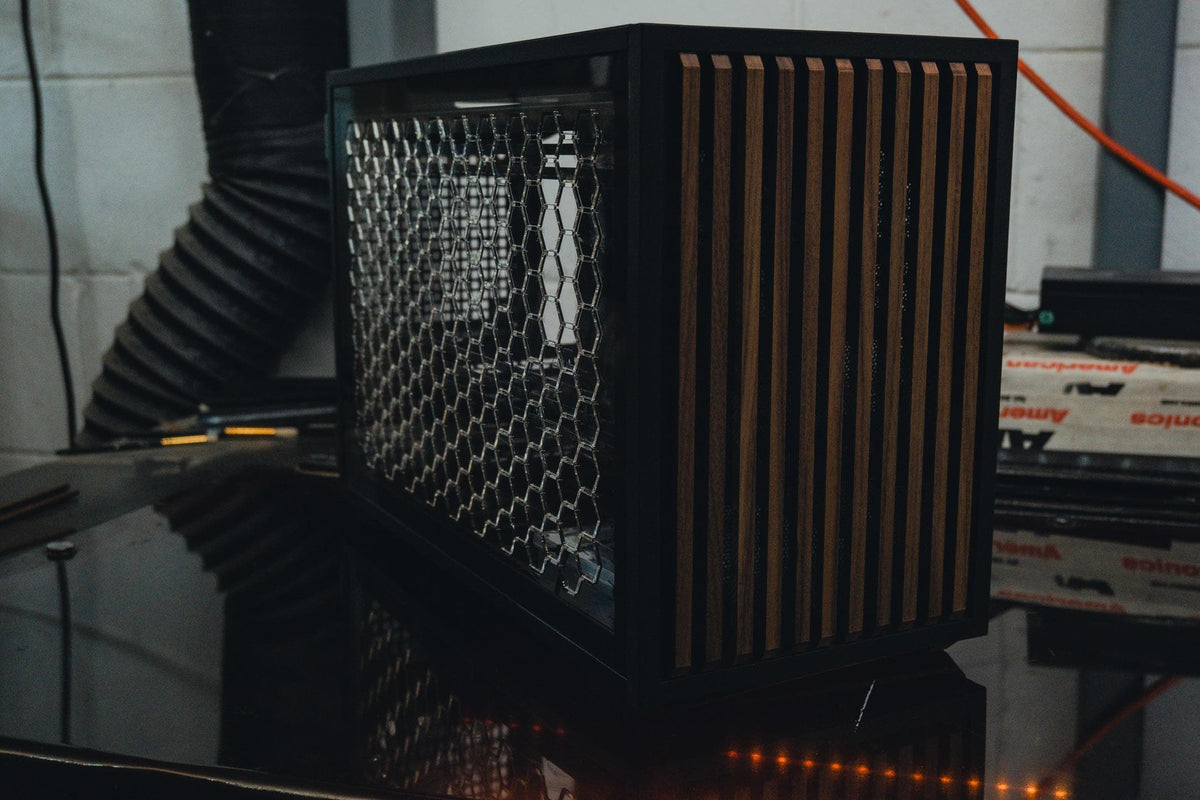 LIAN LI B4-mATX Custom Vented Side Panel
