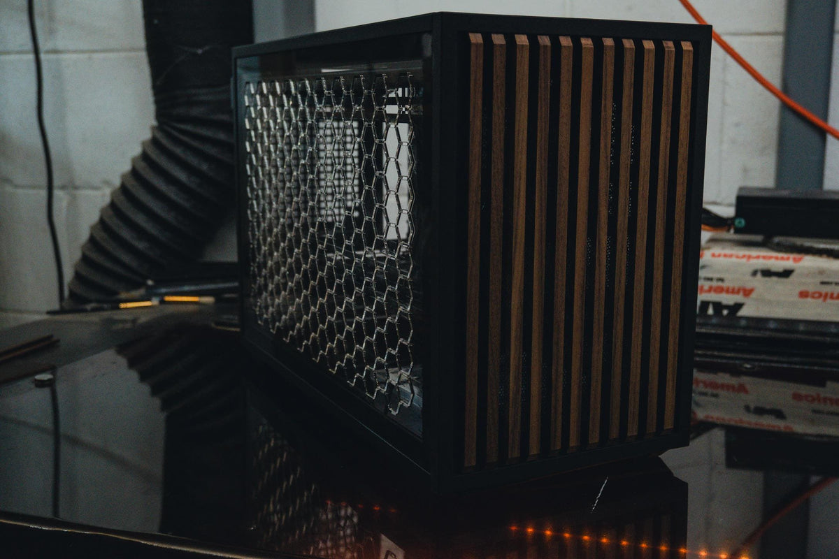 LIAN LI B4-mATX Custom Vented Side Panel