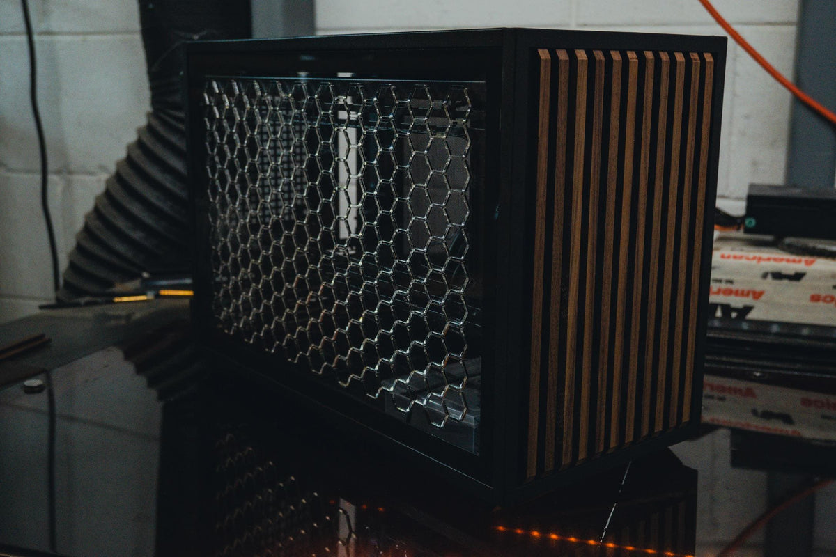 LIAN LI B4-mATX Custom Vented Side Panel